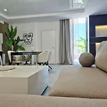 Lux Penthouse * Durrës