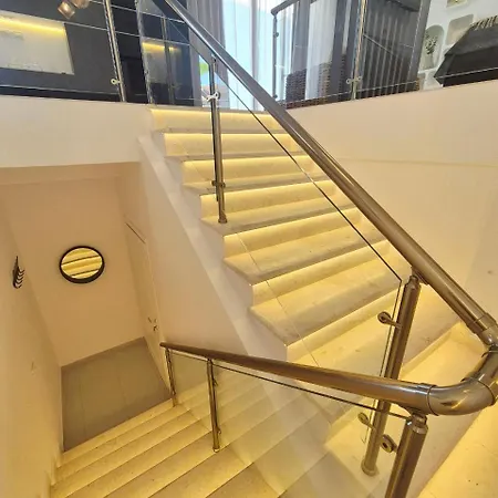 Lux Penthouse 公寓 Durrës