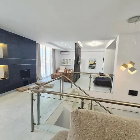 Lux Penthouse * Дуррес