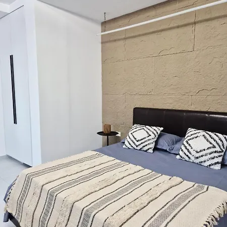 Lux Penthouse * Durrës