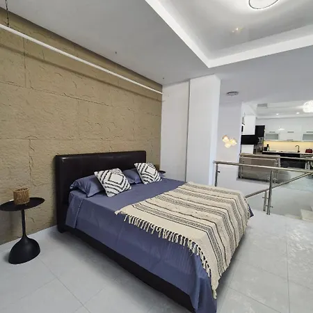 Lux Penthouse * Дуррес
