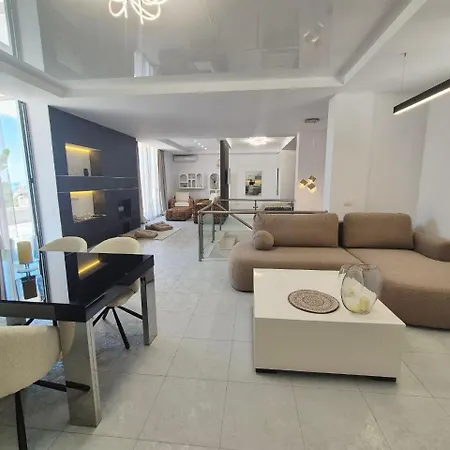 Апартаменты Lux Penthouse *