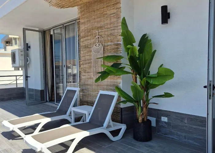 Lux Penthouse * Durrës